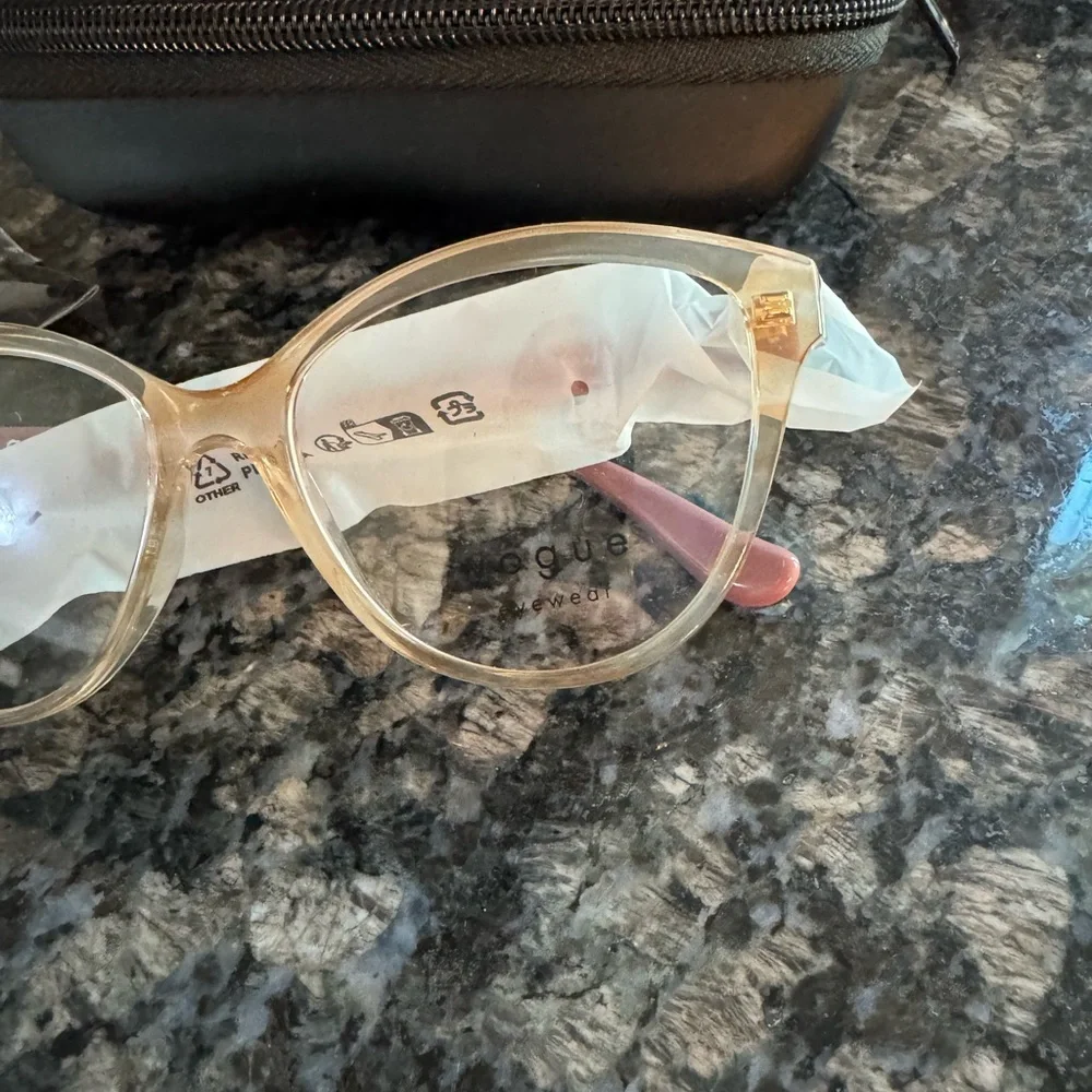 Vogue Eyeglasses Frames Only,‎ With Case New 140 Pink accent 7318